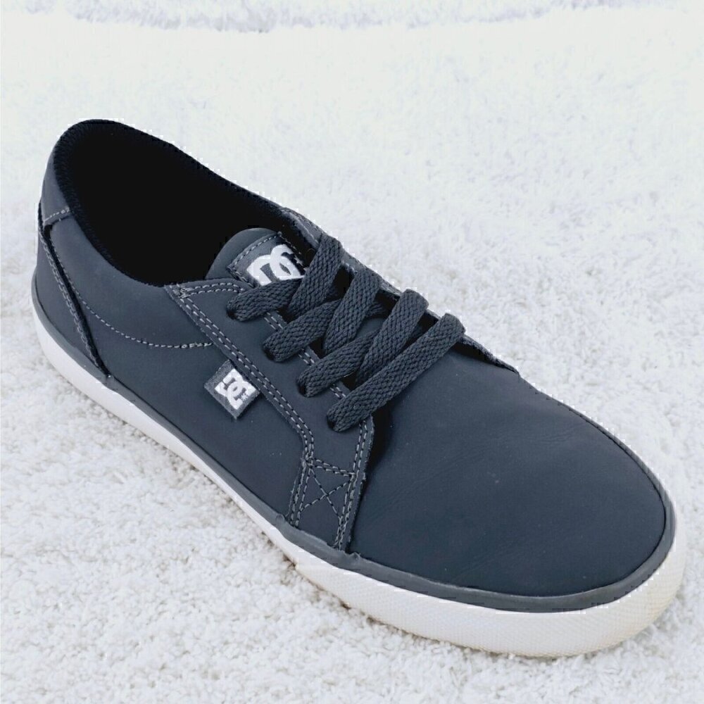 DC Shoes Dark Gray Nubuck Leather Size 4Y Skate Sneakers
